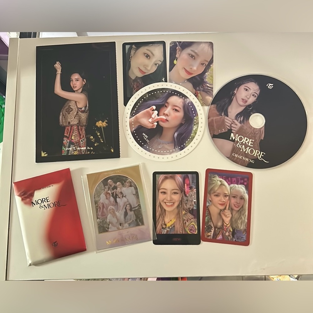 TWICE MORE & MORE album pre-order benefits and photocards (ONLY)